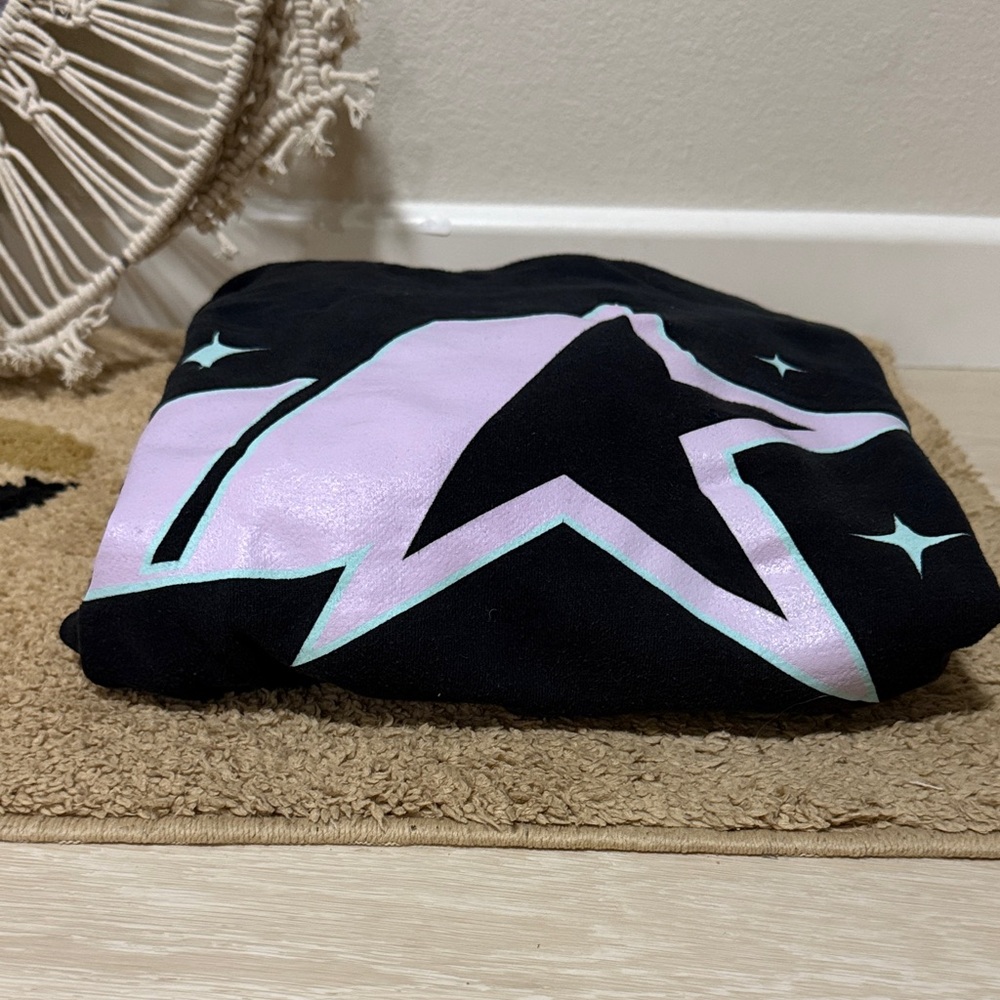 3/$10 Jeffree Star Black and Pink Star Sweatshirt - Picture 2 of 7